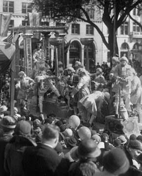 Mardi Gras in Mobile, 1935