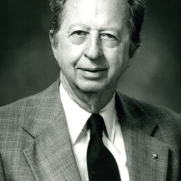 Kenneth R. Giddens